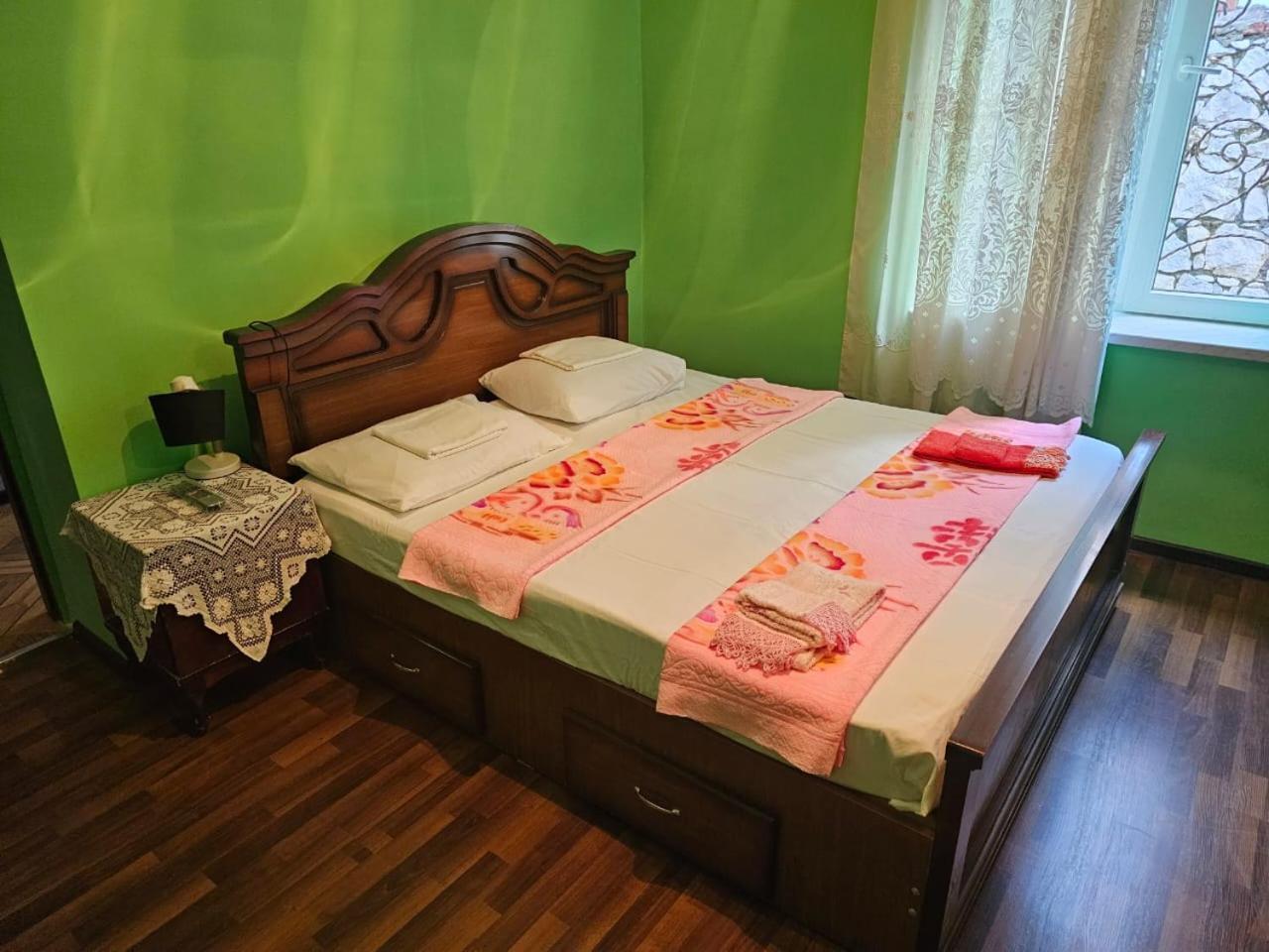 Guest House Amo Kutaisi Esterno foto
