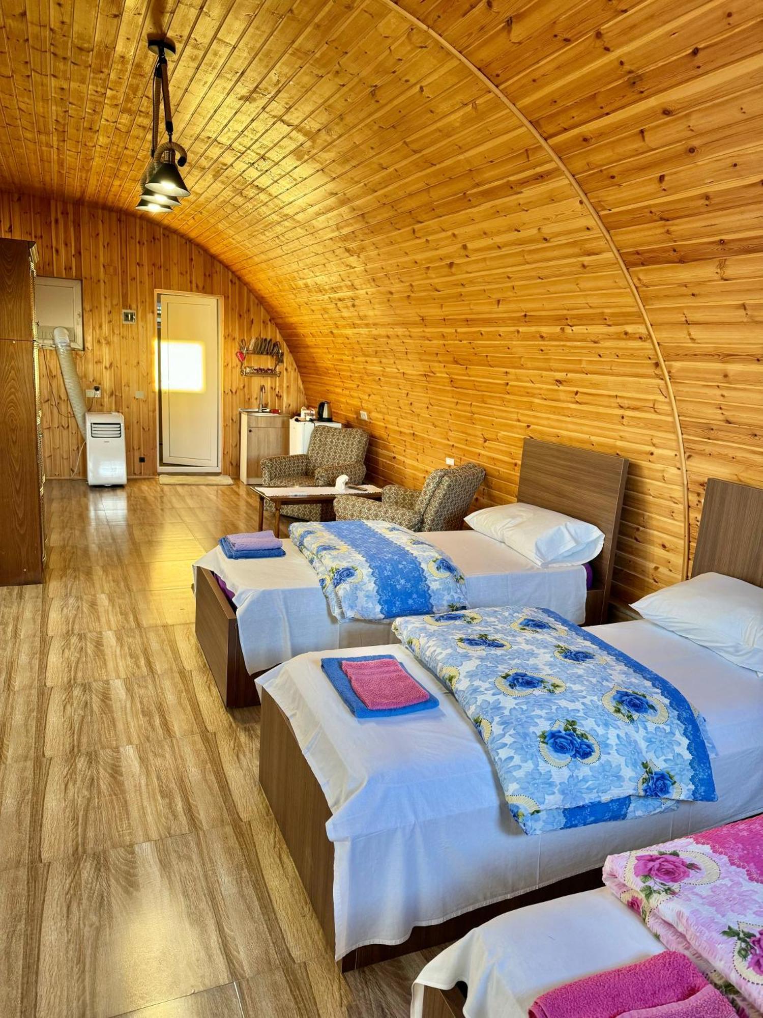 Guest House Amo Kutaisi Esterno foto